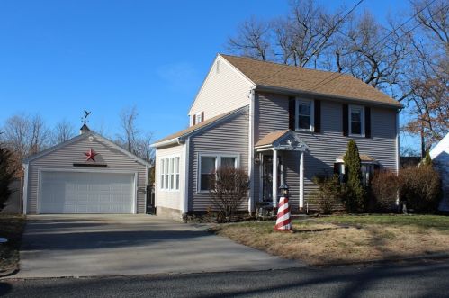 38 Leitch St, Springfield, MA 01109-1216