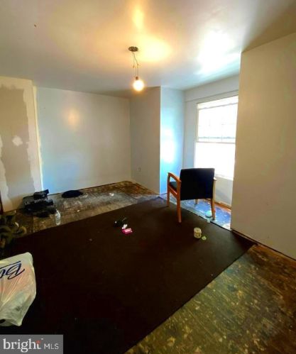 1216 Derry St, Harrisburg PA 17111-1141 exterior