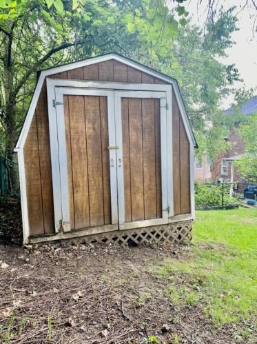 3912 Dalewood St, Pittsburgh PA 15227-3423 exterior