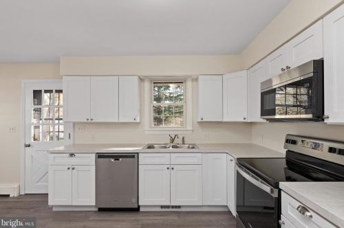 1749 Church Rd, Hummelstown PA  17036-9724 exterior