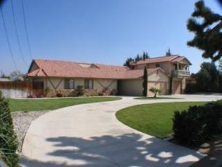 6711 Paw Paw Ave, Hesperia, CA 92345-7252