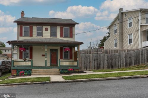 105 Main St, Swatara, PA 17033-2441