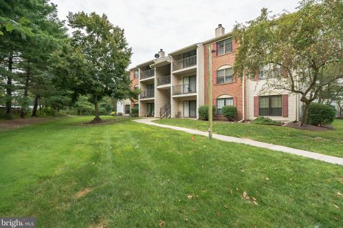 33 Scherer Ct, Trenton NJ  08648-2649 exterior