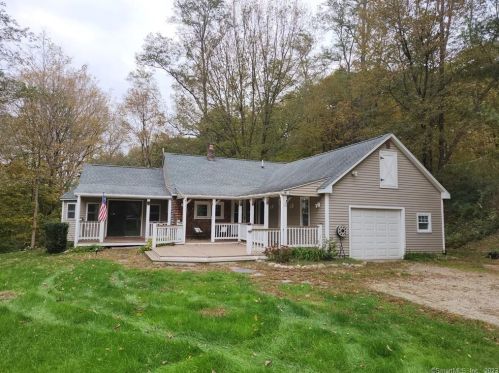 20 Rogers Rd, Norwich, CT 06360-4031
