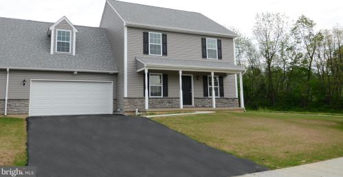 4834 Coatbridge Ln, Walnutport, PA 18088-9385