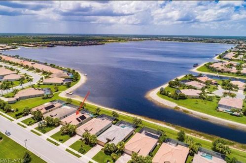 9407 Quarry Dr, Naples FL  34120-5223 exterior