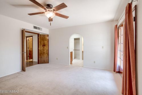 4421 Camino Gacela, Tucson AZ  85718-6807 exterior