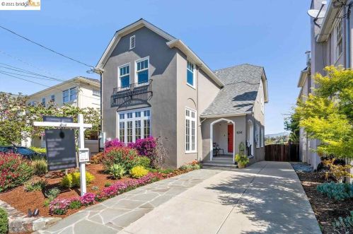 834 Calmar Ave, Oakland, CA 94610-1731