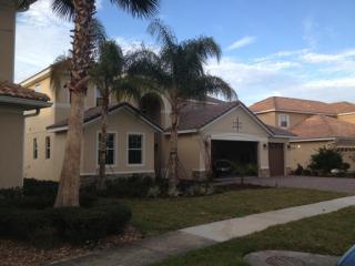 3770 Eagle Isle Cir, Kissimmee FL  34746-1907 exterior