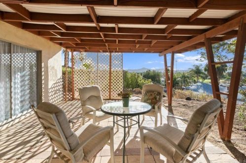 1476 Vicksburg Dr, El Cajon CA  92021-3522 exterior
