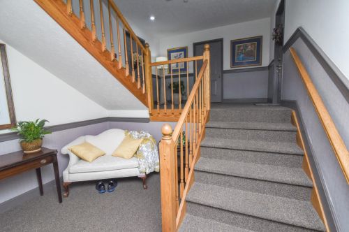 302 Keeneland Dr, Newport KY  41075-4071 exterior