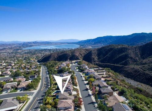 29292 Point Shore Dr, Lake Elsinore CA  92530-7277 exterior