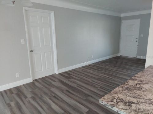 5700 29th Ave, Saint Petersburg, FL 33707-5266