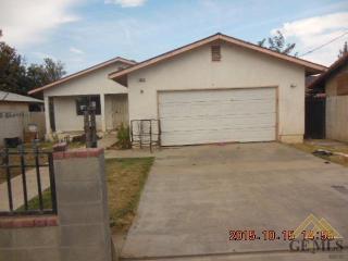 8008 Middleton Ln, Lamont, CA 93241-2922