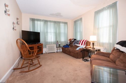 19 Young Ave, Paterson, NJ 07512-2036