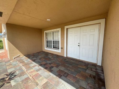 3918 8th St, Lehigh Acres, FL 33976-2233