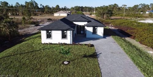 3212 33rd St, Lehigh Acres, FL 33971-0717
