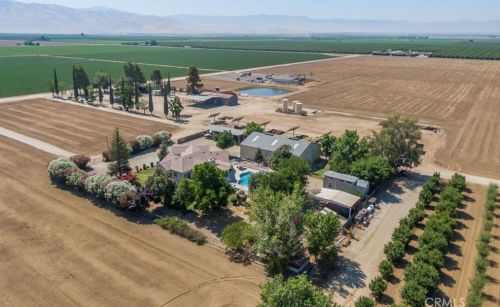 15414 Cuda Dr, Bakersfield CA  93307-9279 exterior