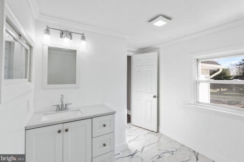 15 Franklin Ave, Beverly NJ  08010-1709 exterior