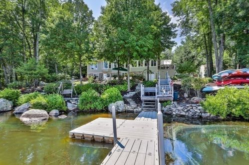 38 Peninsula Rd, Harvard, MA 01451-1637