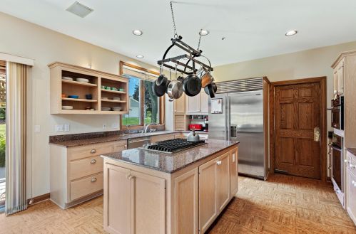 2921 Paget Ct, Thiensville WI  53092-2320 exterior