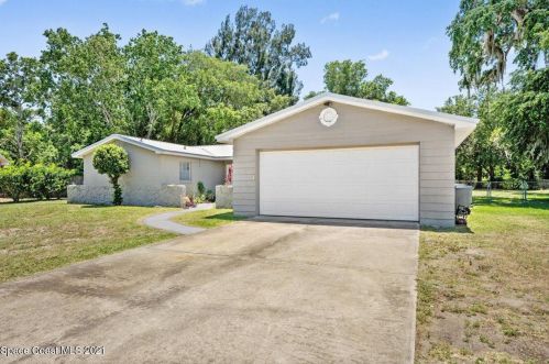 1025 Williamsburg Dr, Titusville, FL 32780-8708