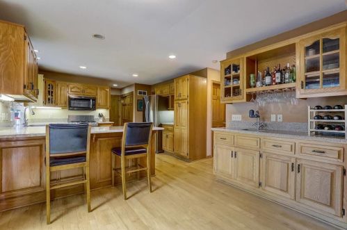 2234 Glenbrook Ln, Thiensville WI  53092-3116 exterior