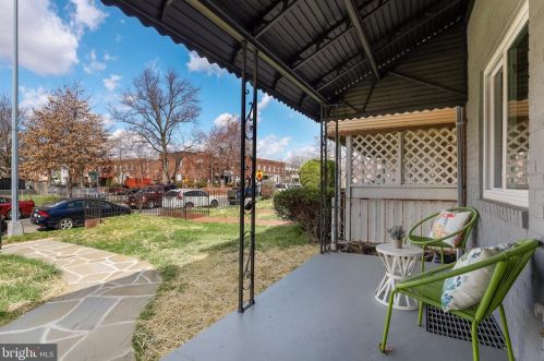 311 34th St, Washington, DC 20019-8250
