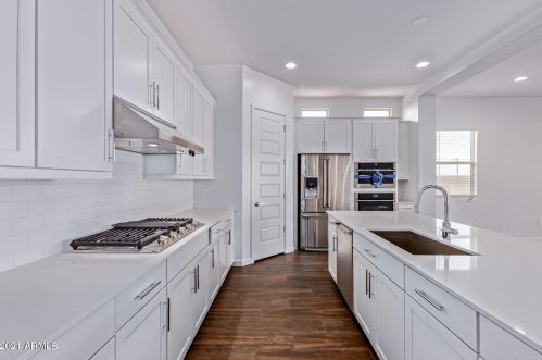 24282 173rd Dr, Sun City, AZ 85387-7917