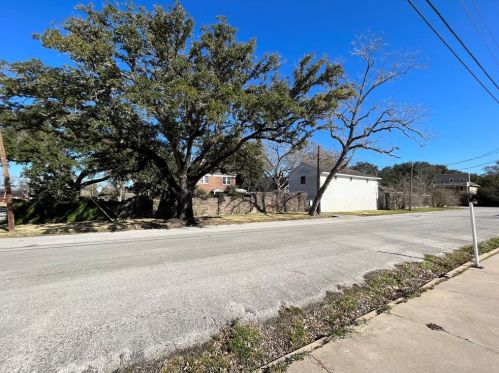 907 Morton St, Richmond TX 77469-3076 exterior