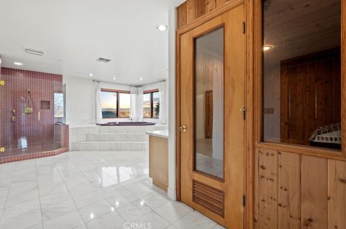 26945 Brooken Ave, Santa Clarita CA  91387-3904 exterior