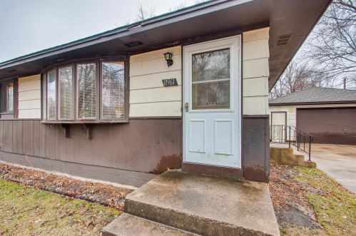 11961 Oak Park Ct, Minneapolis, MN 55434-3031