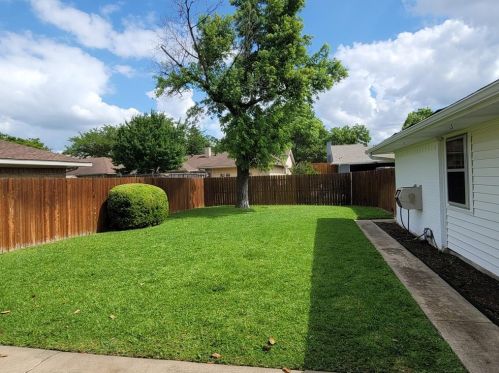 1204 Grinnell Dr, Richardson TX  75081-5818 exterior