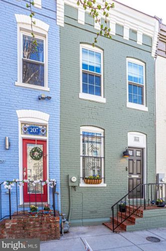 205 Warren St, Washington, DC 20002-6429