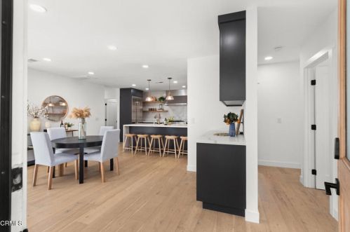 12432 La Maida St, North Hollywood CA  91607-3507 exterior