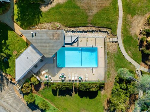 127 Rockwood Dr, Grass Valley CA  95945-5636 exterior