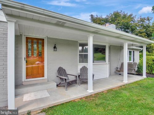 503 Eastwood Dr, Downingtown, PA 19335-1701