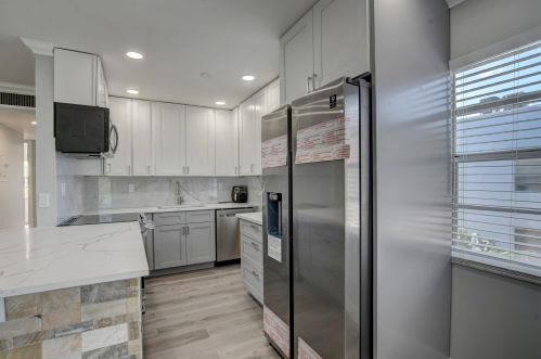 523 Normandy K, Delray Beach FL  33484-4824 exterior