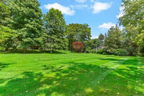 2688 Crompond Rd, Yorktown Hgts NY  10598-3130 exterior