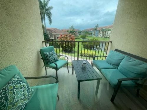 110 Villa Cir, Boynton Beach FL  33435-8902 exterior