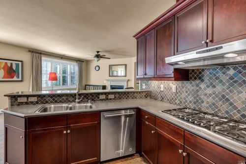 2024 Cooper Dr, Santa Rosa CA  95404-5682 exterior