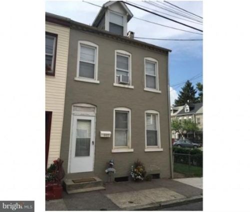 605 High St, Lancaster PA  17603-5403 exterior