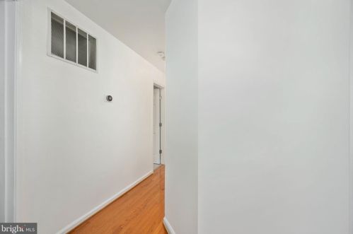 15581 Andover Heights Dr, Woodbridge VA  22193-1071 exterior