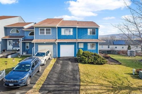 70 Marian Ct, Warwick, NY 10990-4052