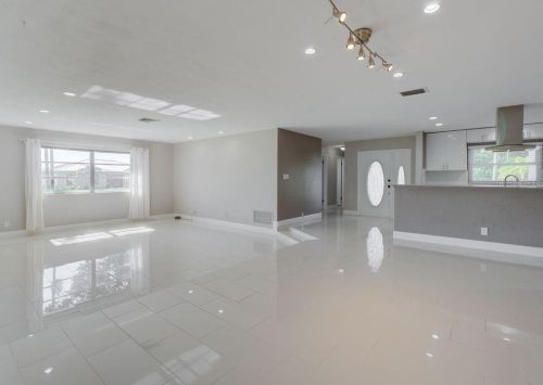 8296 33rd Ave, Saint Petersburg FL  33710-2218 exterior