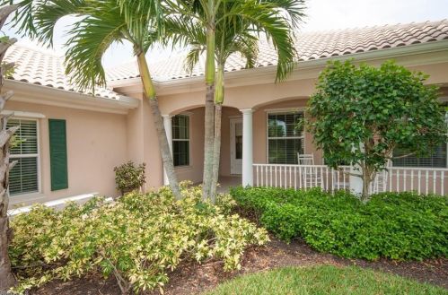 8857 Zurigo Ln, Naples, FL 34114-2721