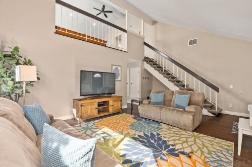 11430 Westonhill Dr, San Diego CA 92126-1461 exterior