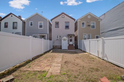 91-17 89th St, Jamaica, NY 11421-1323