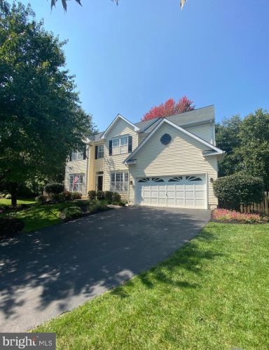 106 Lake View Way, Leesburg, VA 20176-2038
