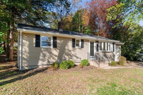 110 William St, North Haven, CT 06473-2643